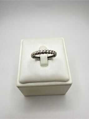 Silpada Sterling Silver Belle Fleur Stacking Ring, R27459